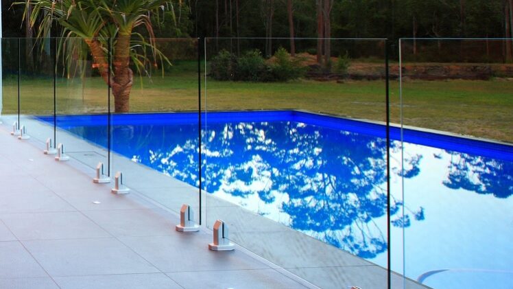 Secure Your Swimming Pool With An Attractive Glass Pool Fence